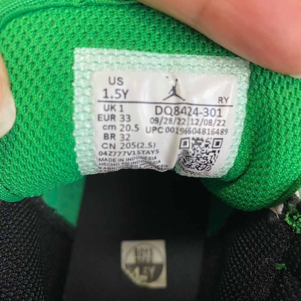 Nike Green and White High-Top Sneakers SIZE 1.5Y - Picture 4 of 9